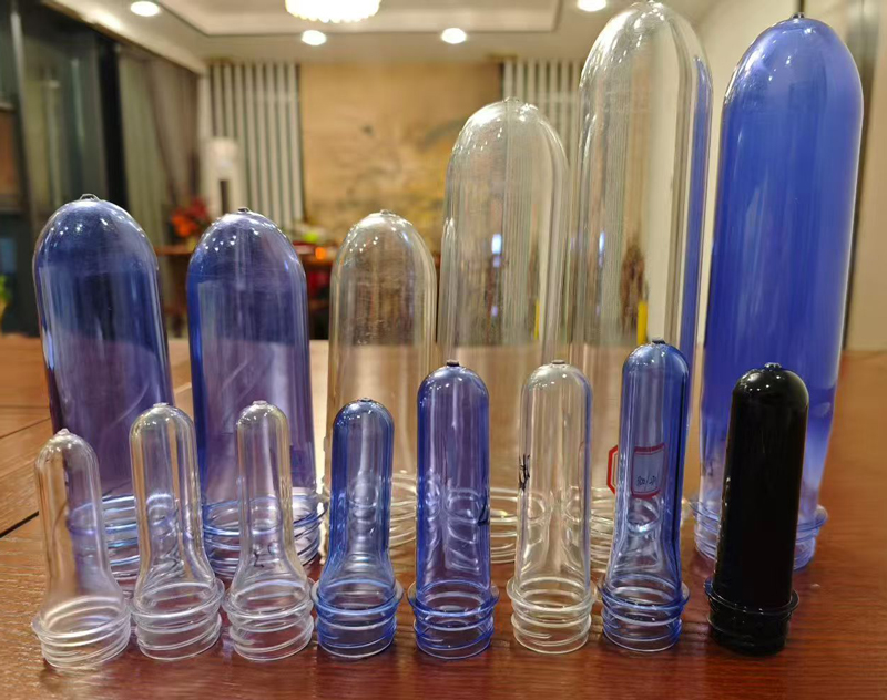 小瓶胚從11.9克到28克，大瓶胚從100克到350克，產(chǎn)品更加豐富